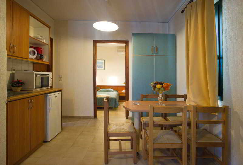 Rainbow Apartments Agioi Apostoli  Buitenkant foto